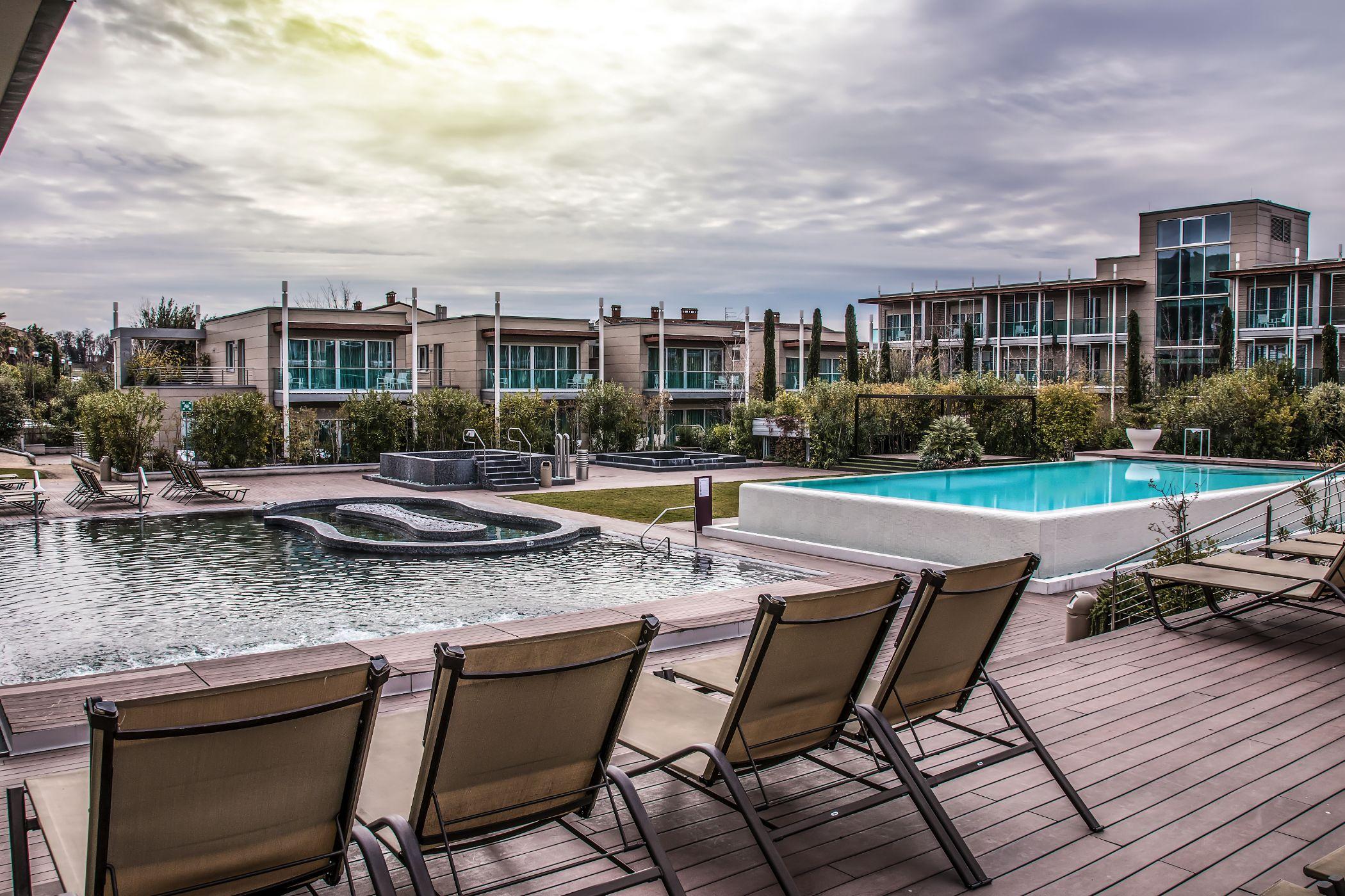 Aqualux Hotel Spa Suite & Terme Bardolino Exterior photo